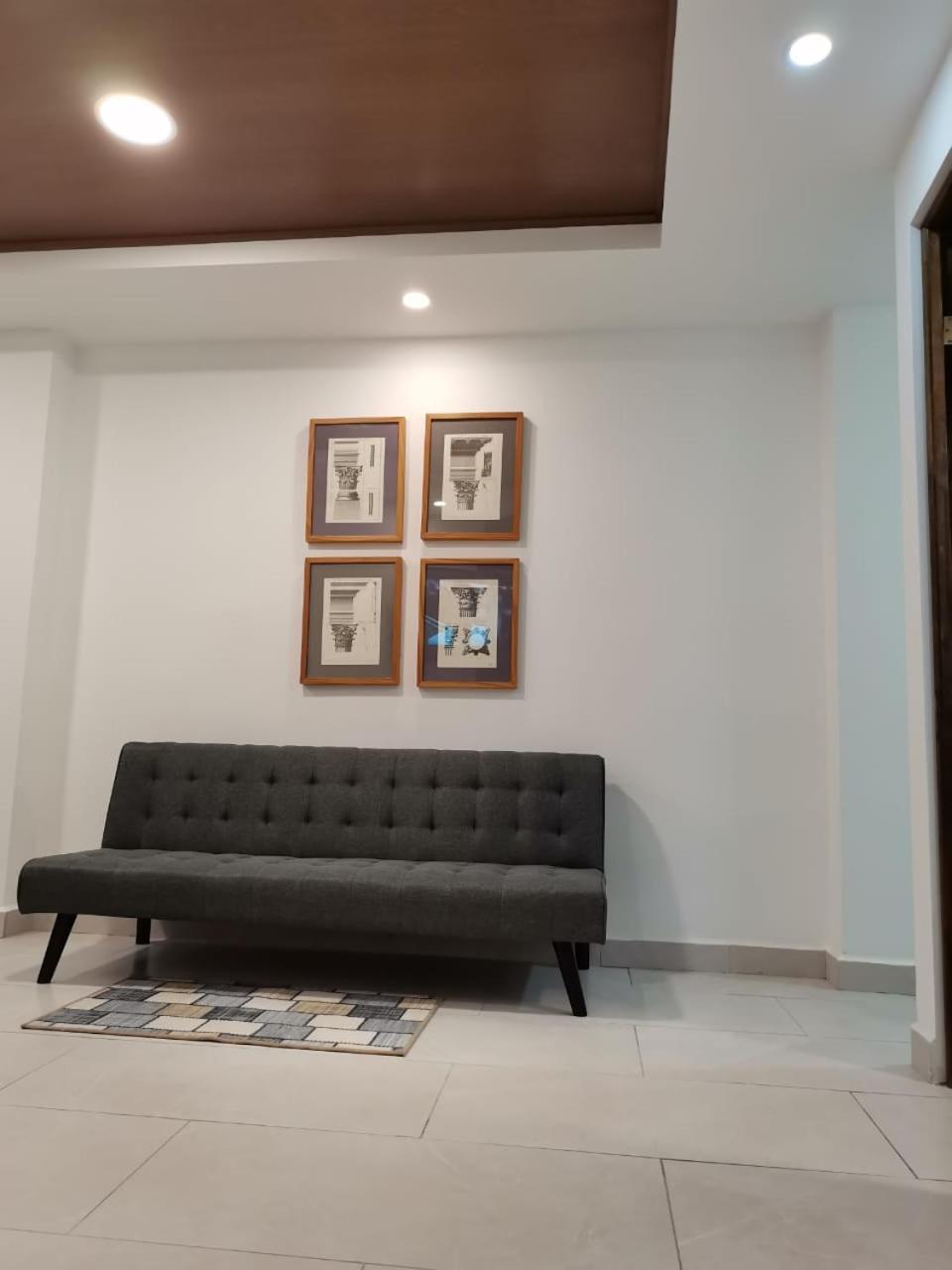 935 Lodge San Jose Bilik gambar